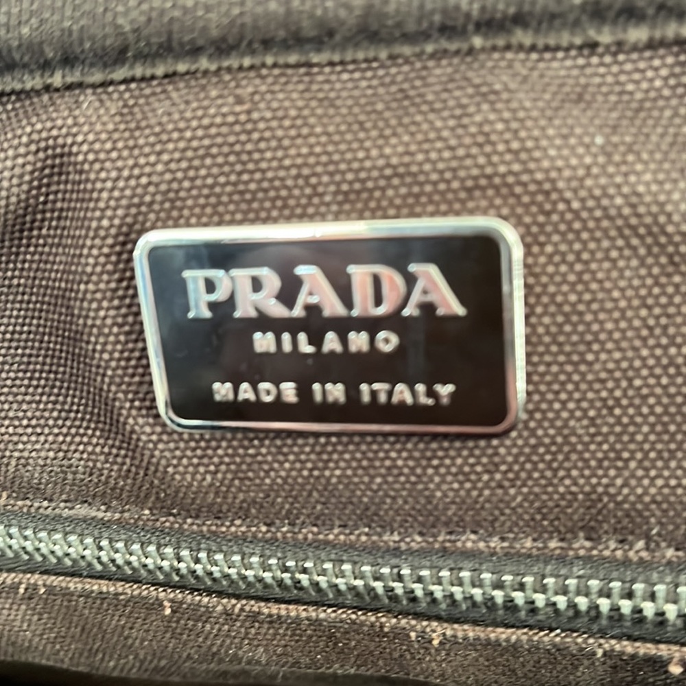 PRADA - Picture 9 of 11